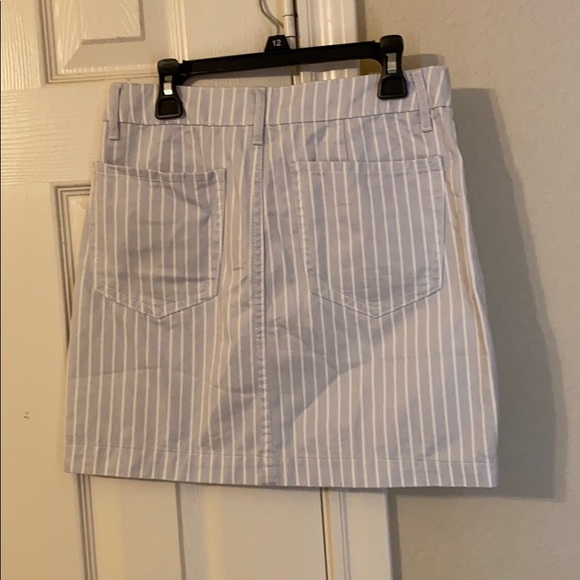 Forever 21 skirt - Picture 2 of 4